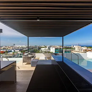 Luxueux Agama , Playa del Carmen Mexico