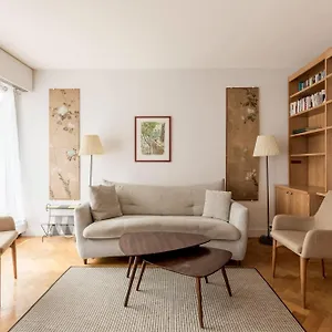 Eiffel Tower - 2br With Balcony - Cityapartmentstay , Paris France