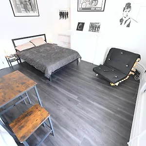 Apartment 3, London